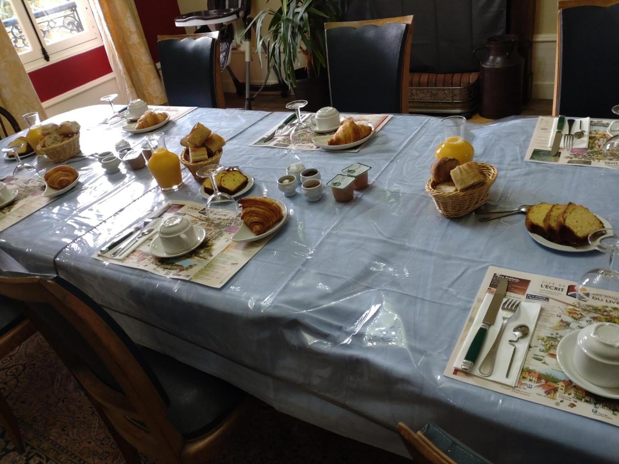 La Brasserie Chambre D'Hotes De Delphine Saulgé Exteriér fotografie